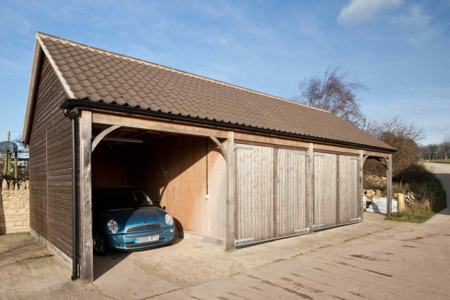 Three Bay Garage Block with Lincolnshire
